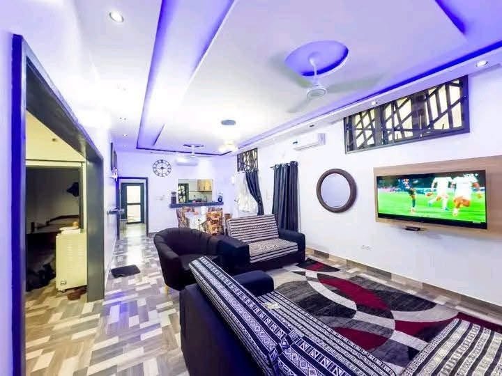 Villa luxueuse de 4 pièces avec piscine et salle de gym