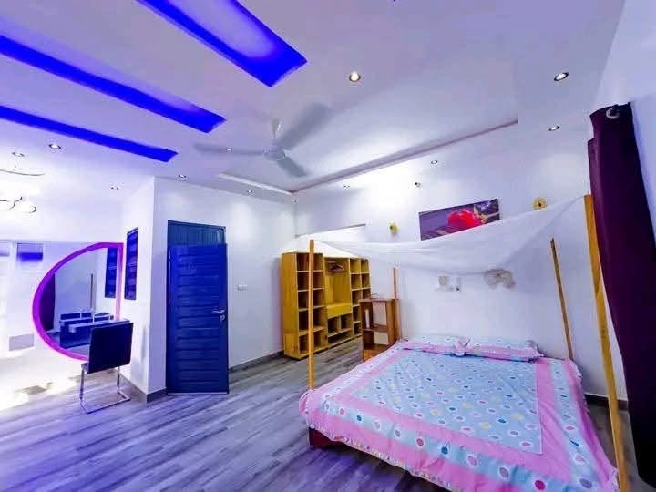 Villa luxueuse de 4 pièces avec piscine et salle de gym