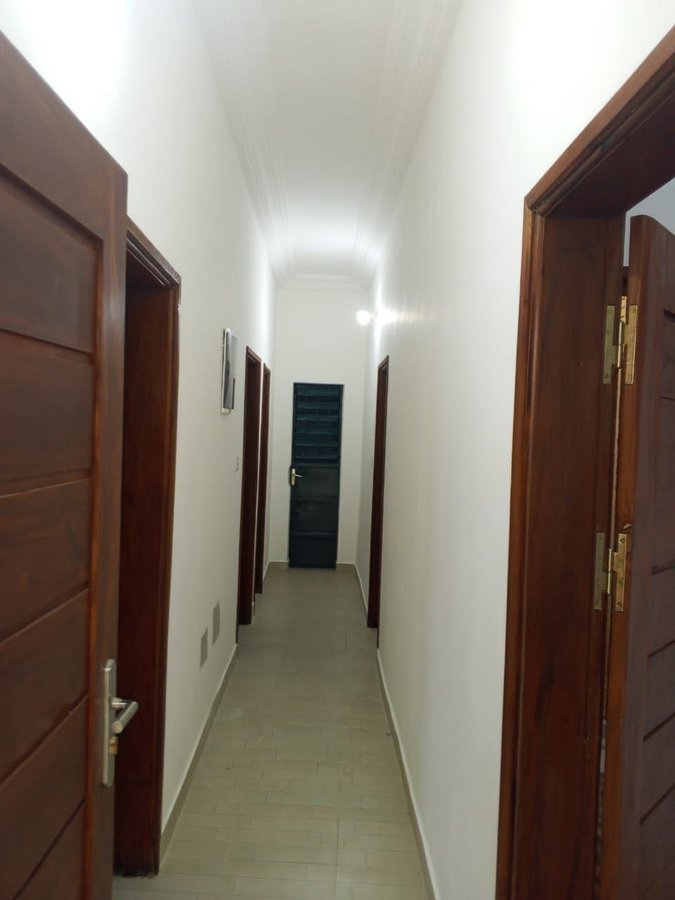 Appartement spacieux de 4 pièces avec sanitaires staffés et accès véhicule