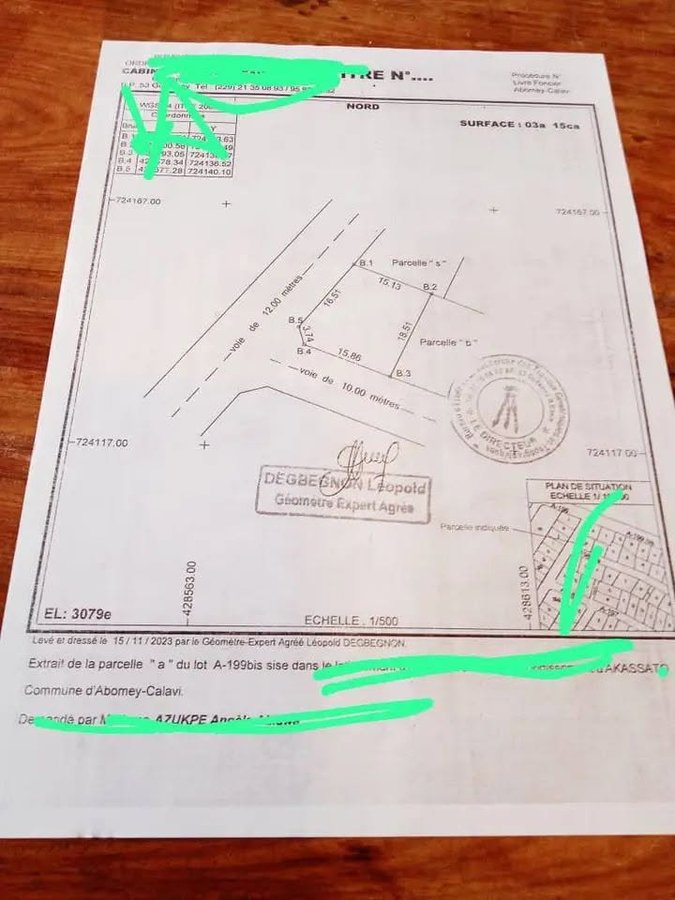 Terrain viabilisé de 315 m² avec papiers officiels en angle de rue