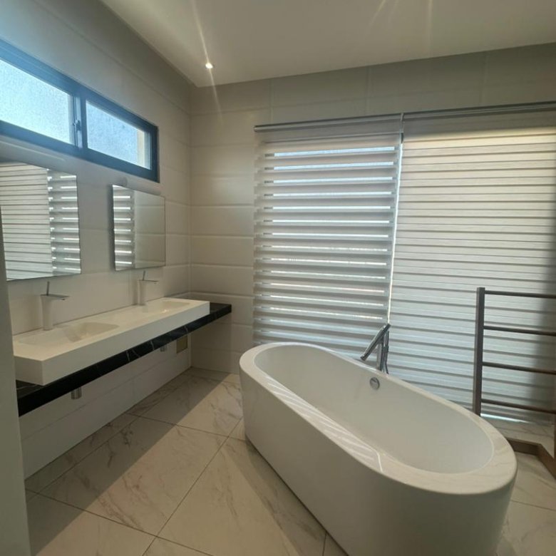 Appartement meublé de 3 pièces avec terrasse et vue sur mer