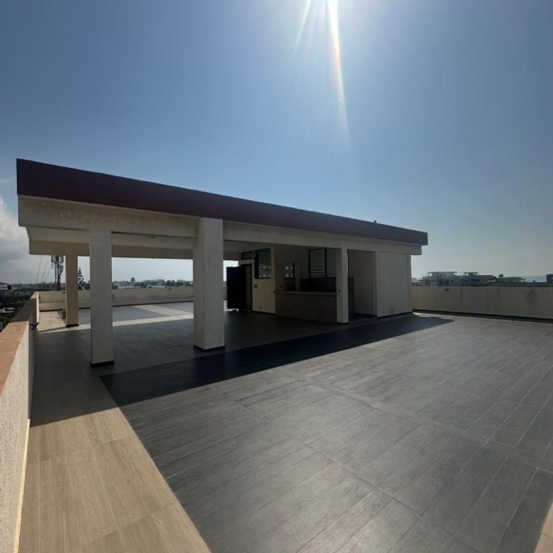 Appartement meublé de 3 pièces avec terrasse et vue sur mer