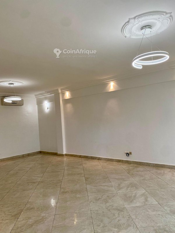 Appartement F4 de standing avec terrasse et dépendance autonome dans un environnement calme