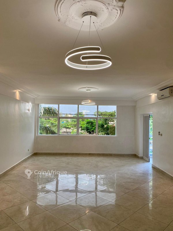 Appartement F4 de standing avec terrasse et dépendance autonome dans un environnement calme