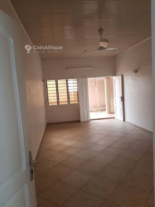 Maison de location spacieuse à Akpakpa Adogleta - Cadre idéal pour vacances ou séjour prolongé