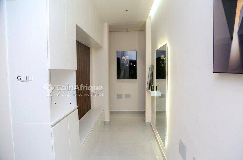 Appartement meublé de 4 pièces avec rooftop exclusif et gardiennage 24h/24