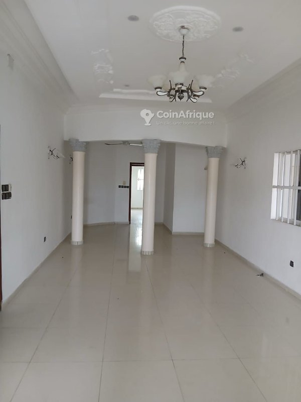 Villa luxueuse de 7 pièces avec terrasse et paillote en duplex