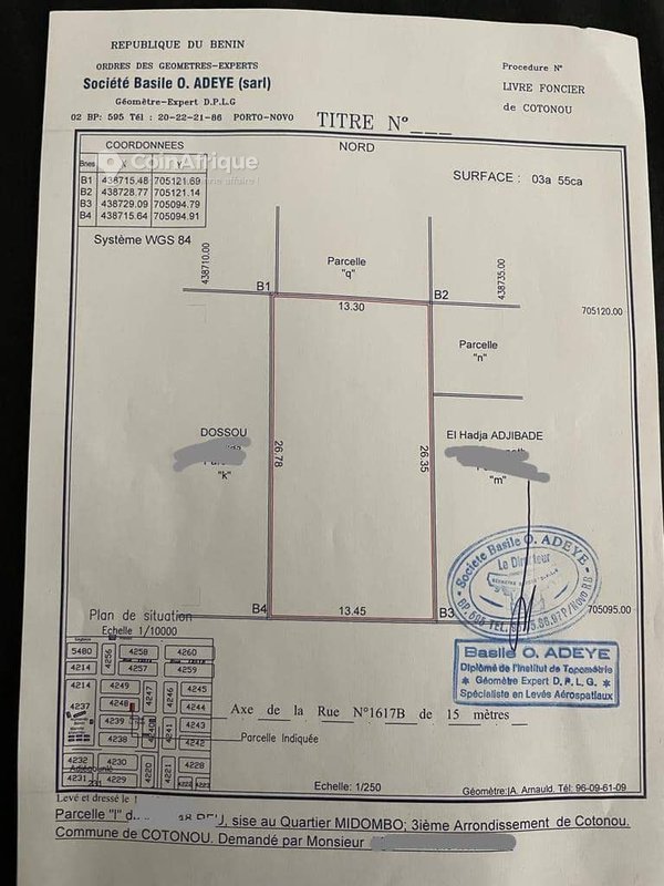 Terrain clôturé de 355 m² avec documents légaux en cours à Akpakpa