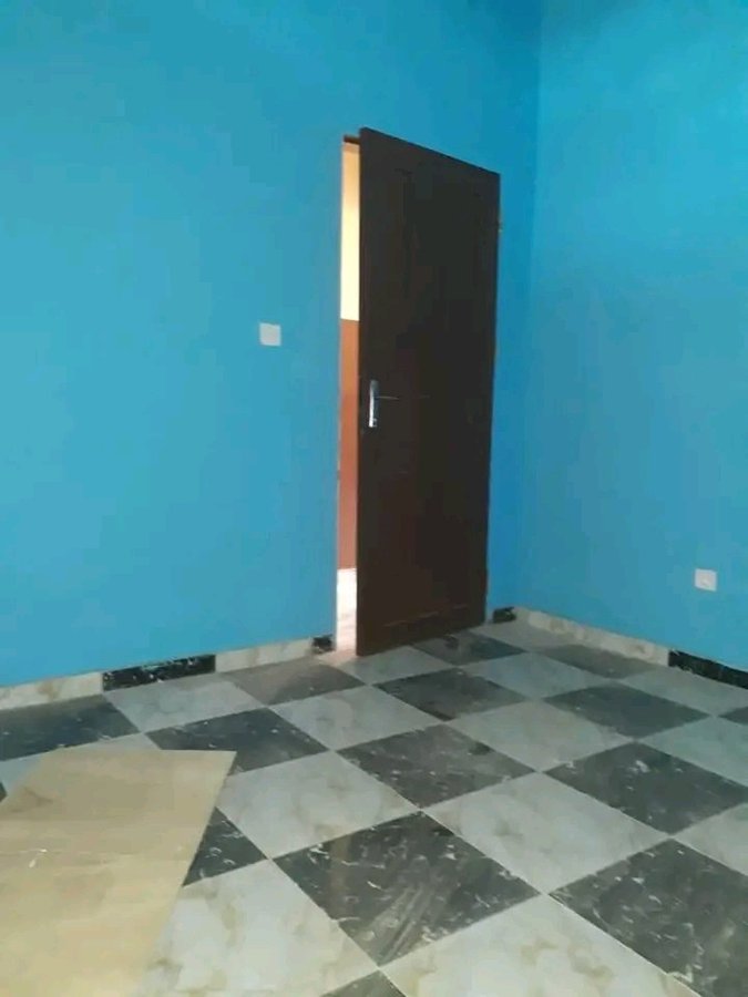 Maison plain-pied d'une pièce avec sanitaires personnels et accès facile