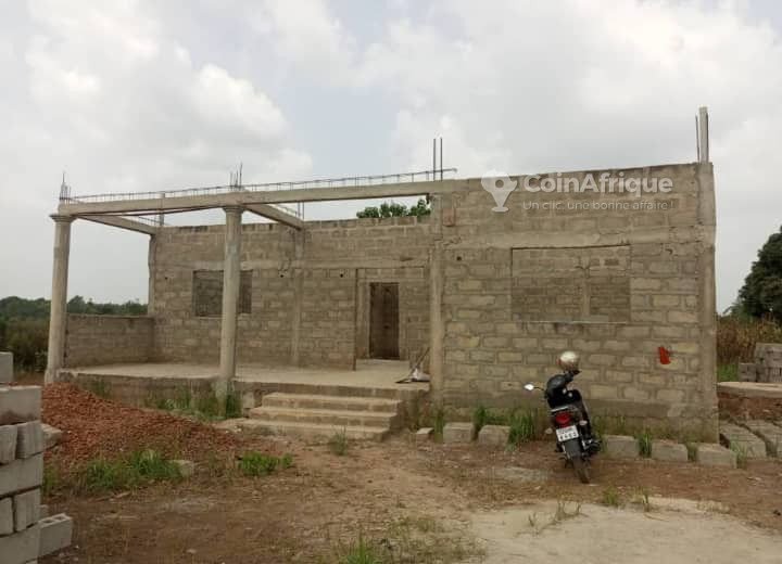 Villa spacieuse de 4 pièces avec terrasses et équipements modernes