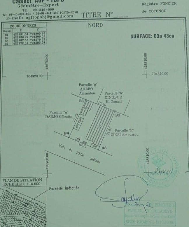 Terrain constructible de 3 pièces avec garage et boutique intégré
