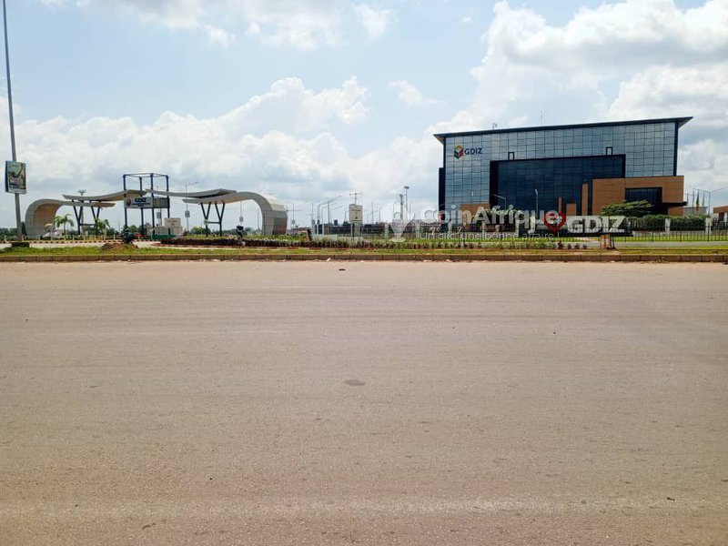 Terrain de 4500 m² avec titre foncier - Opportunité d'investissement à proximité d'une zone industrielle