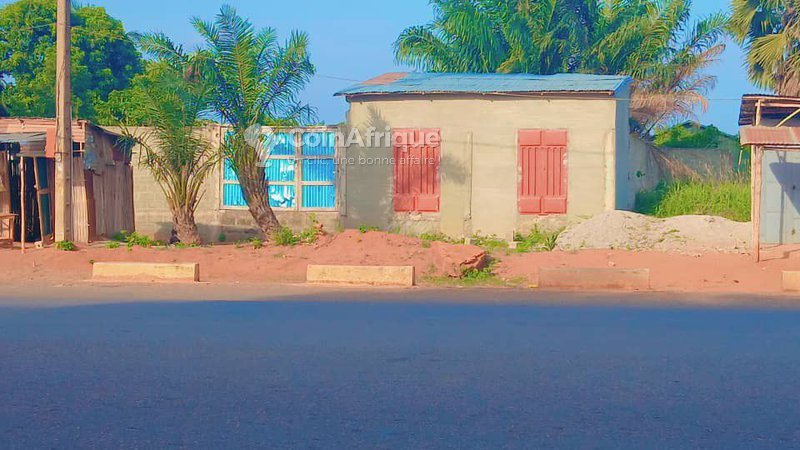Terrain viabilisé de 1172 m² avec titre foncier et accès goudronné