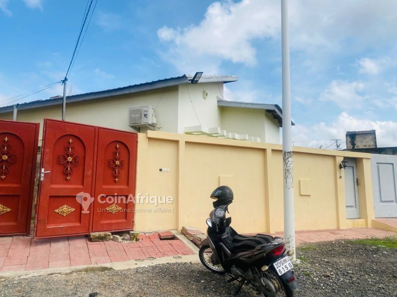 Maison locative récente avec 3 chambres et revenu locatif attractif