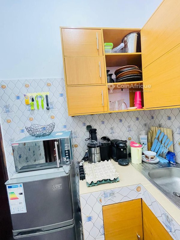 Appartement meublé d'une pièce avec climatisation, terrasse et jardin