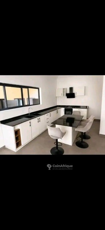 Villa luxueuse de 4 chambres avec piscine privée et terrasses spacieuses