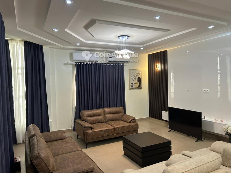 Appartement meublé de 3 pièces avec climatisation et équipements haut de gamme