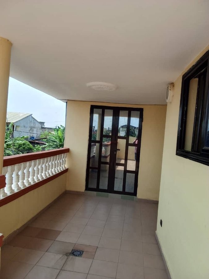 Appartement de standing avec 3 chambres et balcons personnels