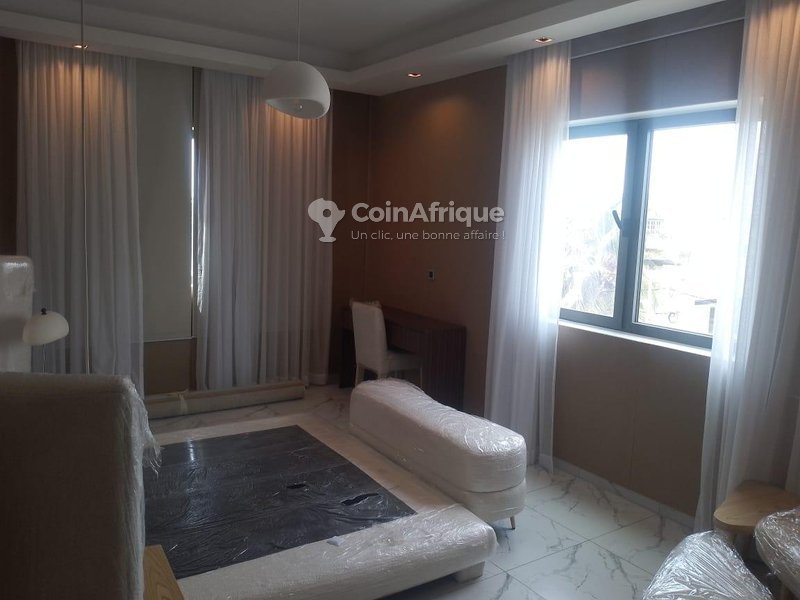 Appartement meublé de 3 pièces avec rooftop et sécurité 24h/24