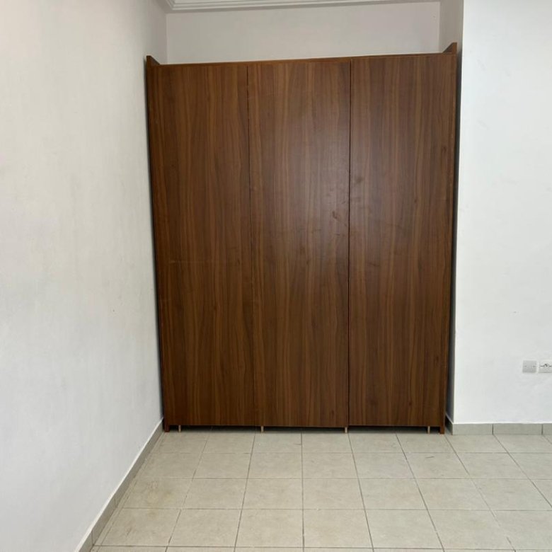 Villa luxueuse de 4 chambres avec climatisation et accès véhicule dans un quartier résidentiel