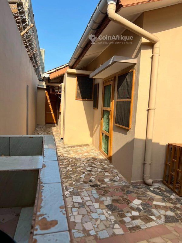 Appartement meublé 2 pièces avec terrasse, jardin et parking sécurisé