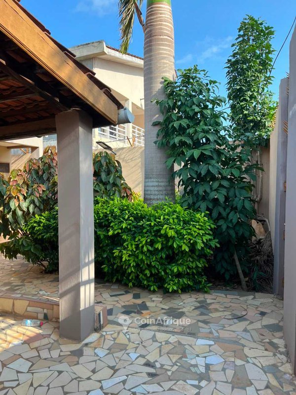 Appartement meublé 2 pièces avec terrasse, jardin et parking sécurisé