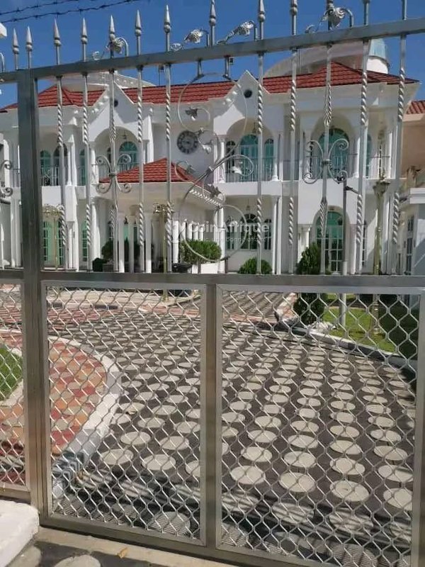 Villa luxueuse de 5 pièces avec piscine et énergie solaire