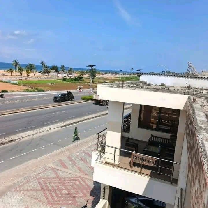 Villa luxueuse de 4 pièces avec vue exceptionnelle sur la mer et terrasse panoramique