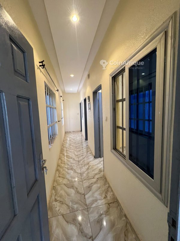 Appartement 2 pièces avec séjour luxueux et garage privé
