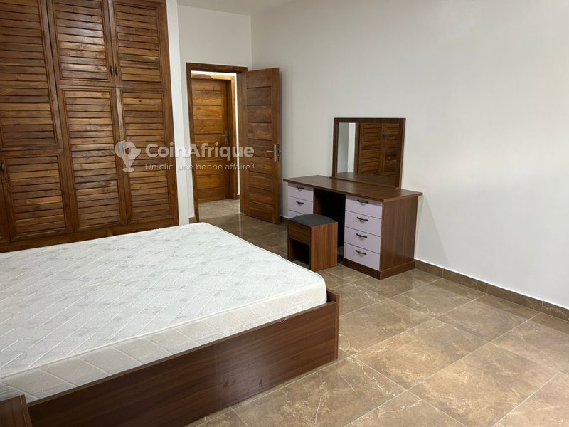 Appartement Meublé de 3 Pièces avec Équipements Modernes et Sécurité Renforcée