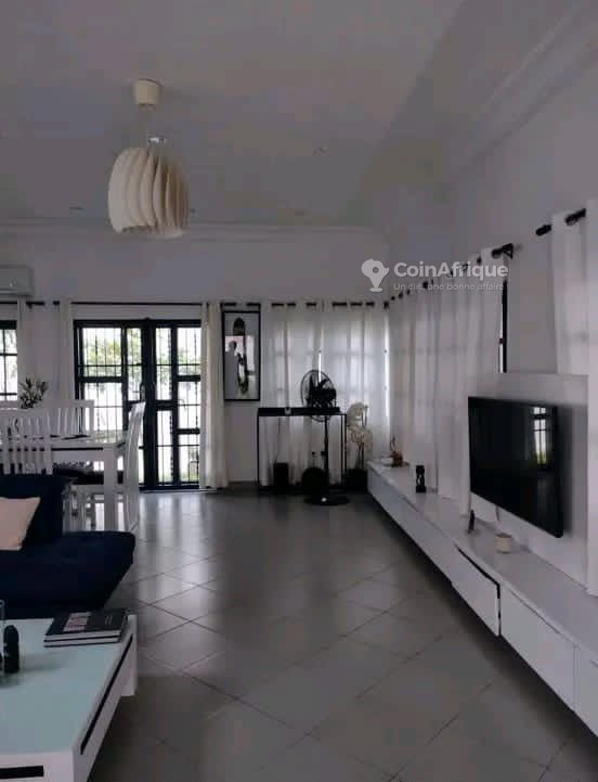 Splendide Villa Duplex de 2 Pièces avec Roof Top et Jardin Entretenu