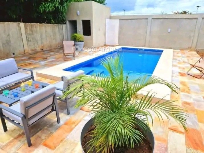 Villa luxueuse de 3 pièces avec équipements haut de gamme et quartier résidentiel sécurisé