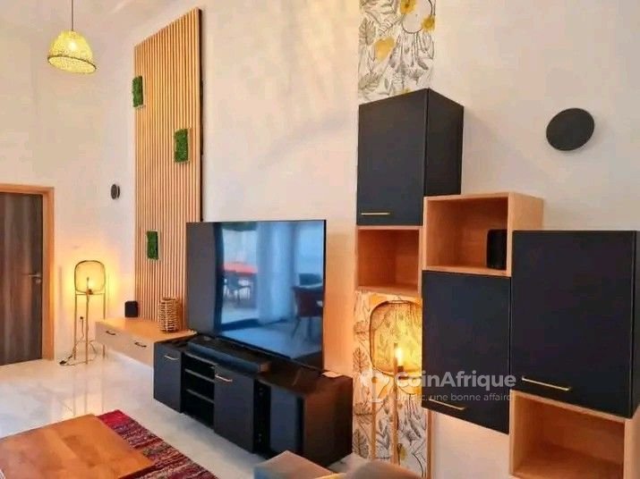 Villa luxueuse de 3 pièces avec équipements haut de gamme et quartier résidentiel sécurisé