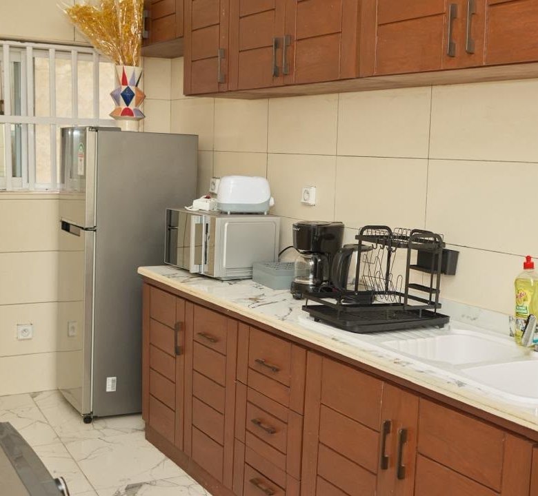 Appartement meublé de 2 pièces avec vue sur mer et balcon équipé