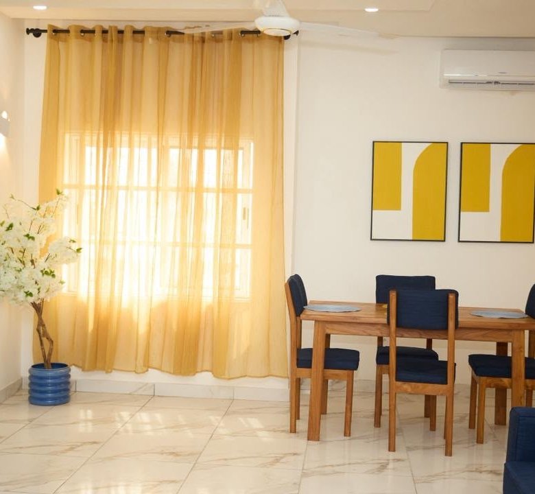 Appartement meublé de 2 pièces avec vue sur mer et balcon équipé