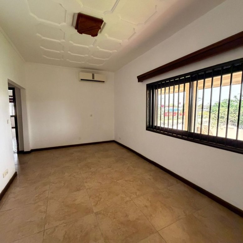 Villa luxueuse de 4 pièces avec piscine et jardin