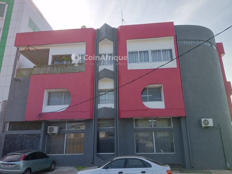 Immeuble R+2 avec mezzanine, terrasse panoramique et titre foncier – Idéal investissement locatif