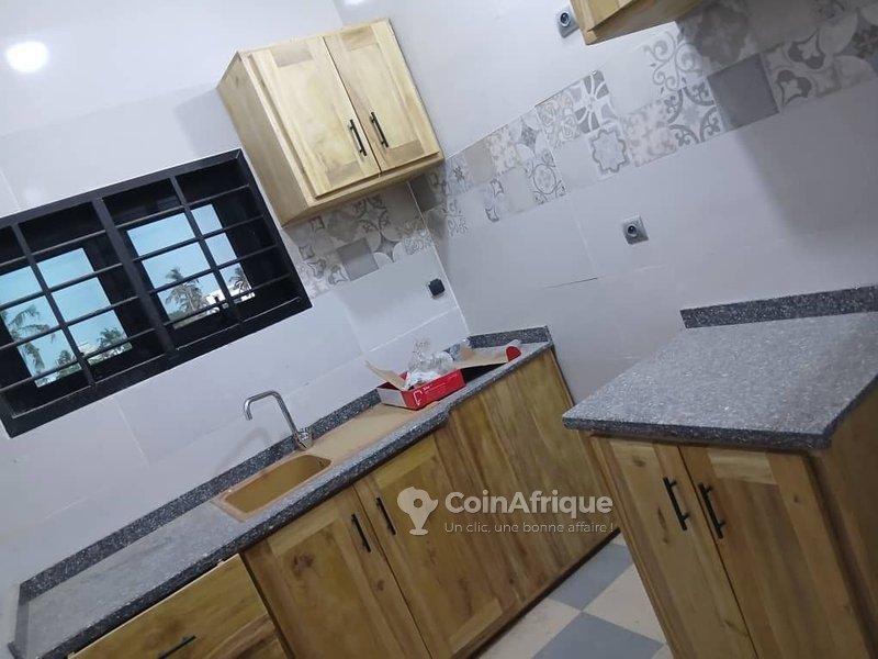 Villa luxueuse de 7 pièces avec attestation de recasement et rue goudronnée