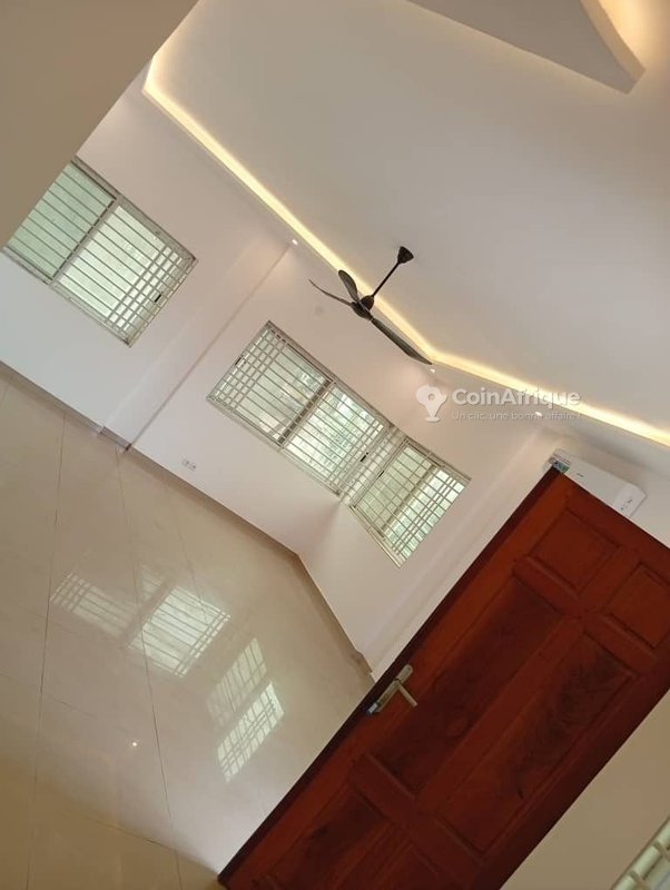 Villa luxueuse de 4 pièces avec climatisation et sécurité privée